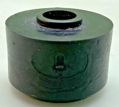 QTY 2 NEW GENUINE GM 15954062 INSULATOR FRONT STABILIZER SHAFT LINK, 1985-2002