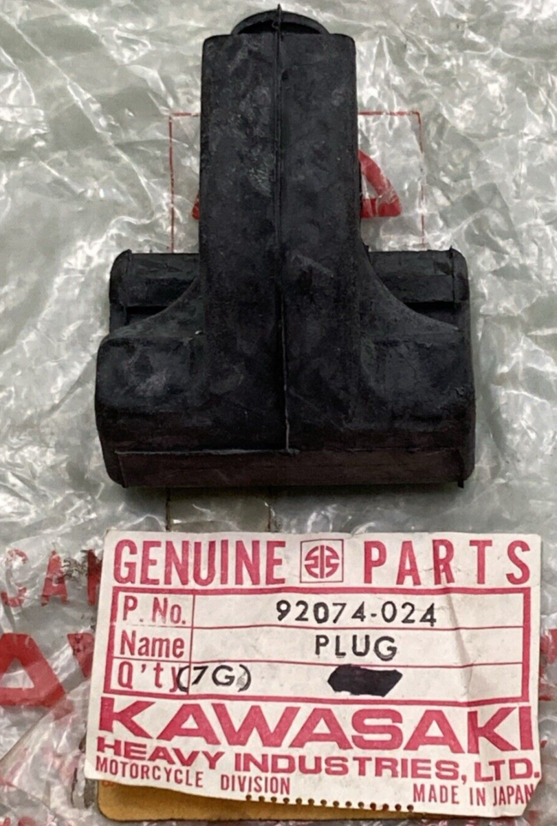 NEW GENUINE KAWASAKI 92074-024 PLUG CASE RUBBER
