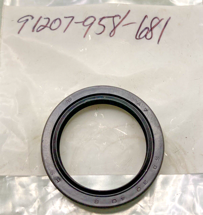 NEW REPLACES HONDA 91207-958-681 OIL SEAL