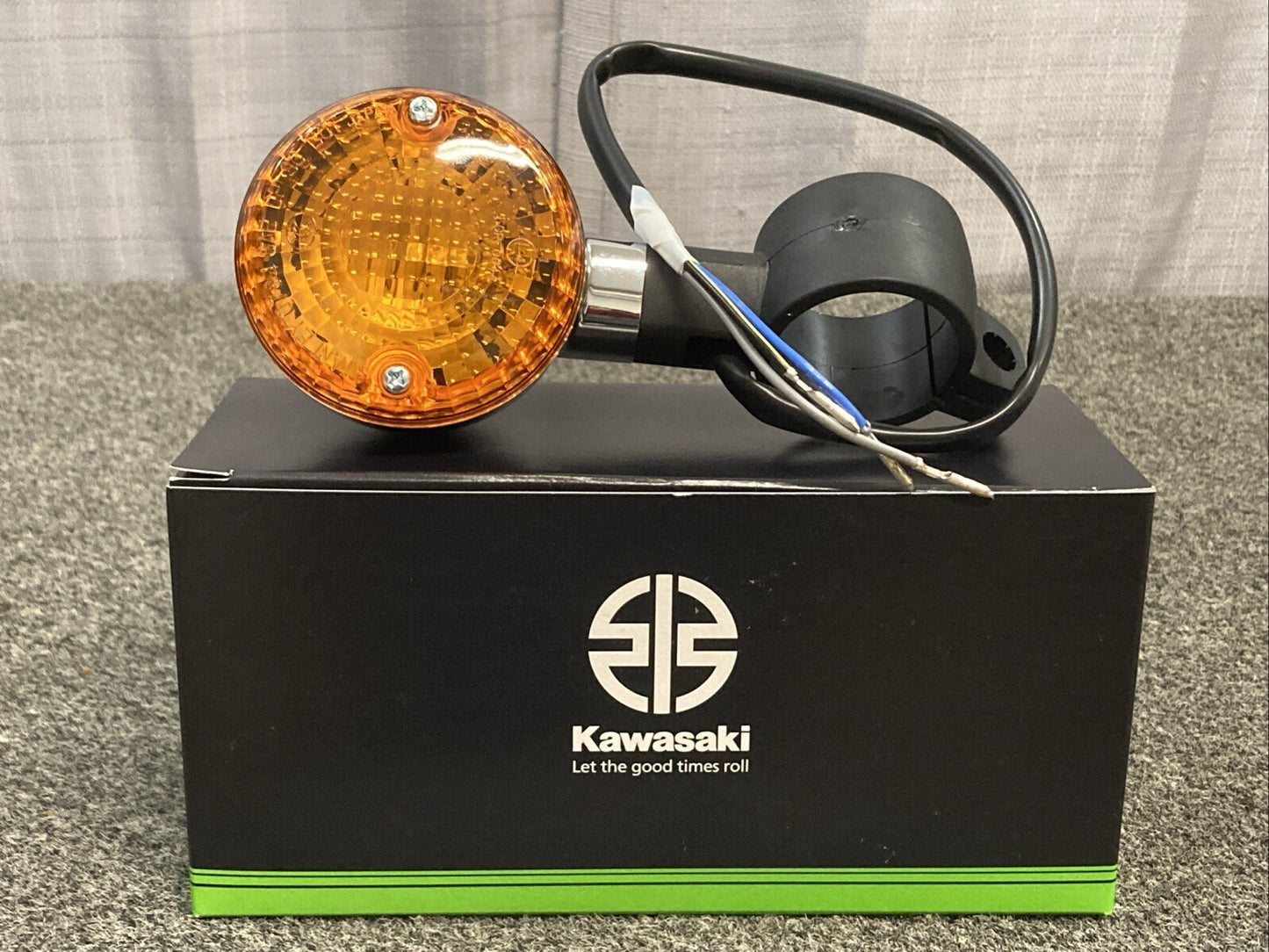 NEW GENUINE KAWASAKI 23037-1318 LAMP-ASSY-SIGNAL,FR,RH