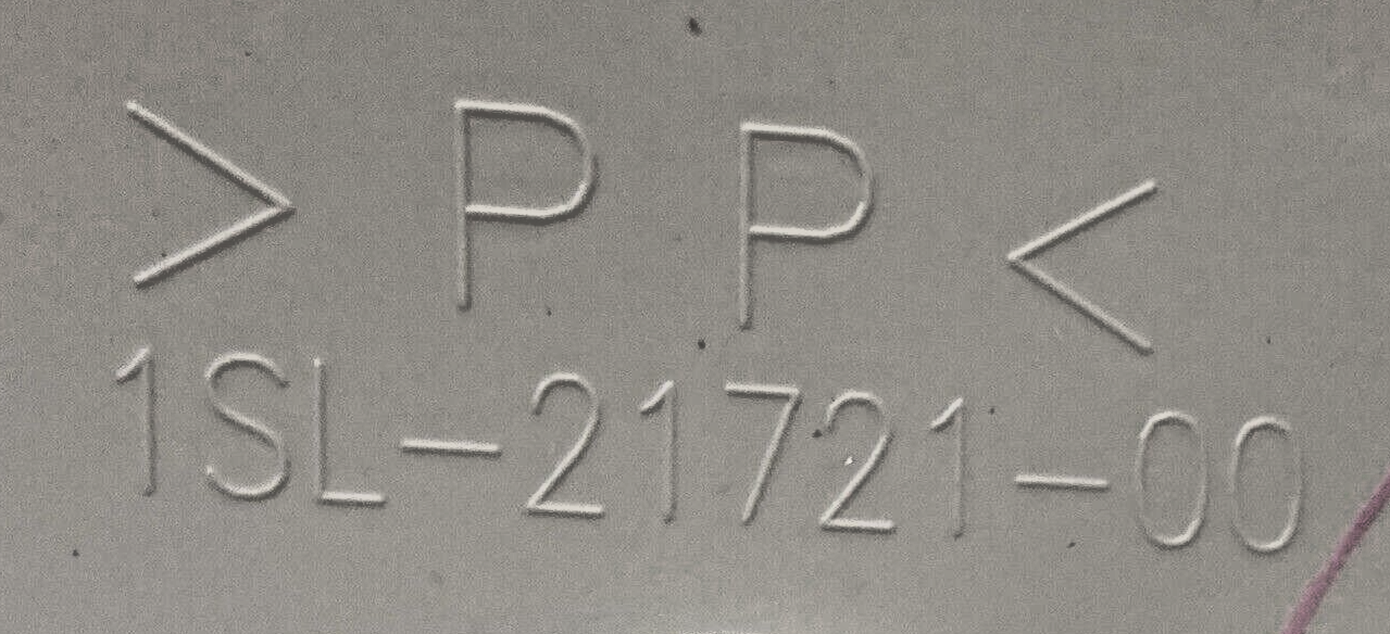NEW GENUINE YAMAHA 1SL-21720-10 Side Cover Assembly 2