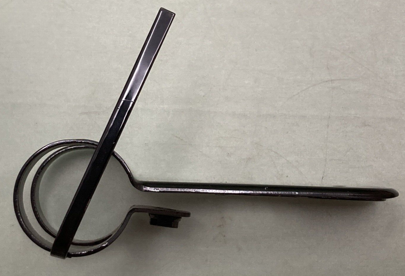 NEW GENUINE YAMAHA 1M2-84119-00-33 STAY HEADLIGHT 2