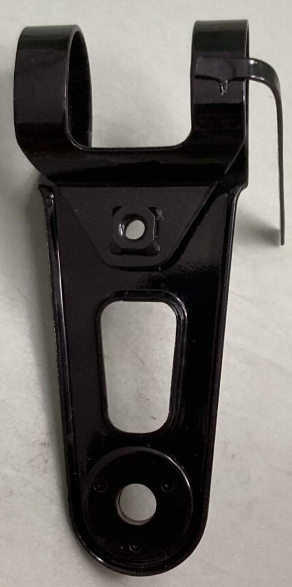 NEW GENUINE YAMAHA 1M2-84119-00-33 STAY HEADLIGHT 2