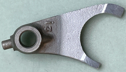 NEW GENUINE SUZUKI 25221-44001 Fork Gear Shifting NO.2