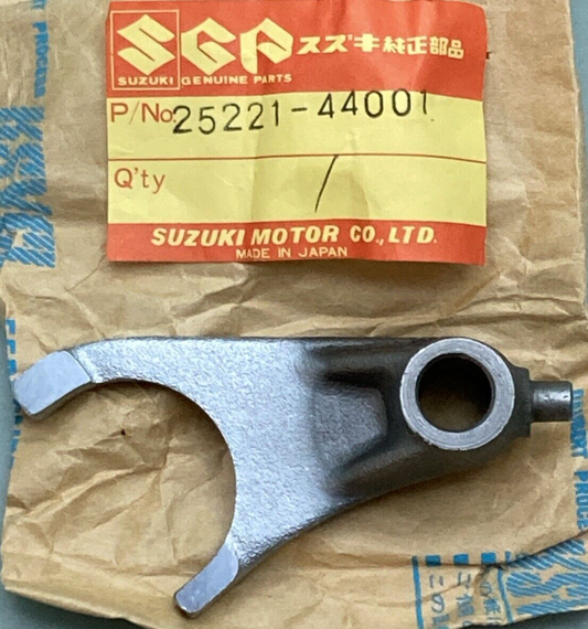 NEW GENUINE SUZUKI 25221-44001 Fork Gear Shifting NO.2