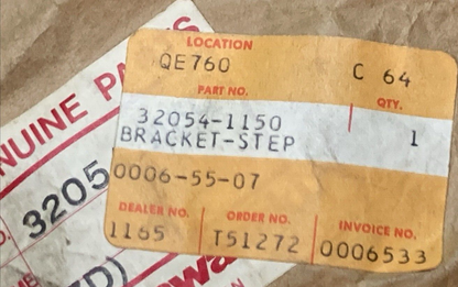 NEW GENUINE KAWASAKI 32054-1150 BRACKET STEP