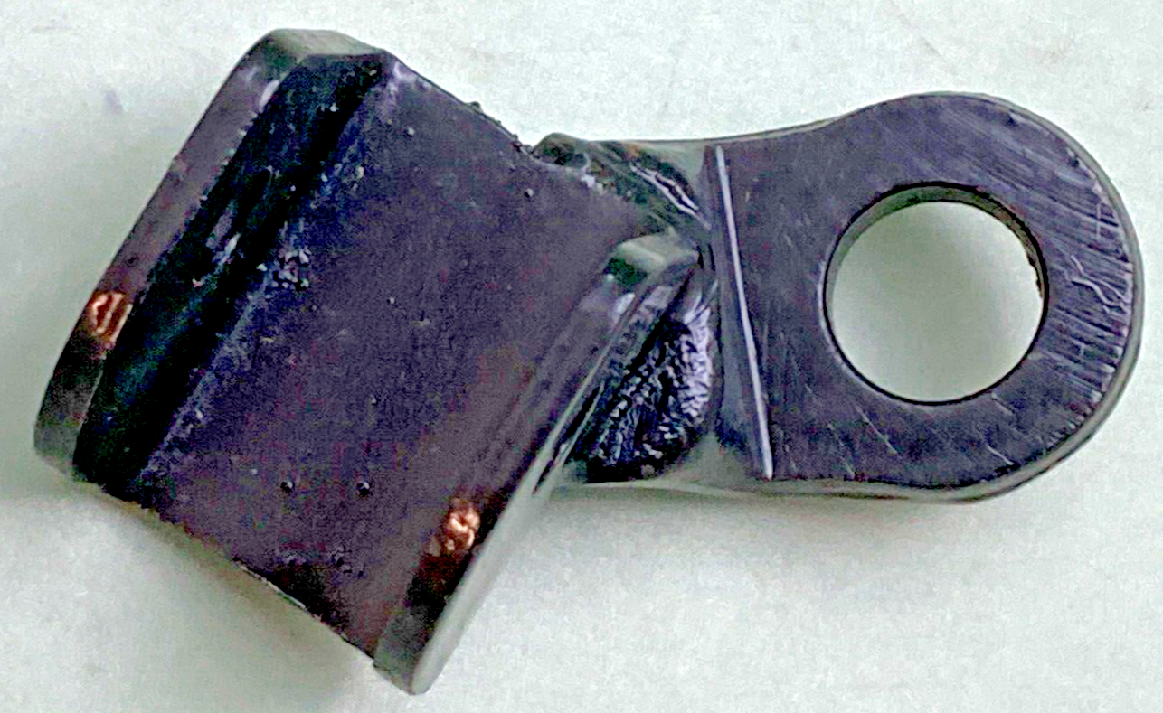 NEW GENUINE KAWASAKI 34007-014 BRACKET R.H. FOOTREST