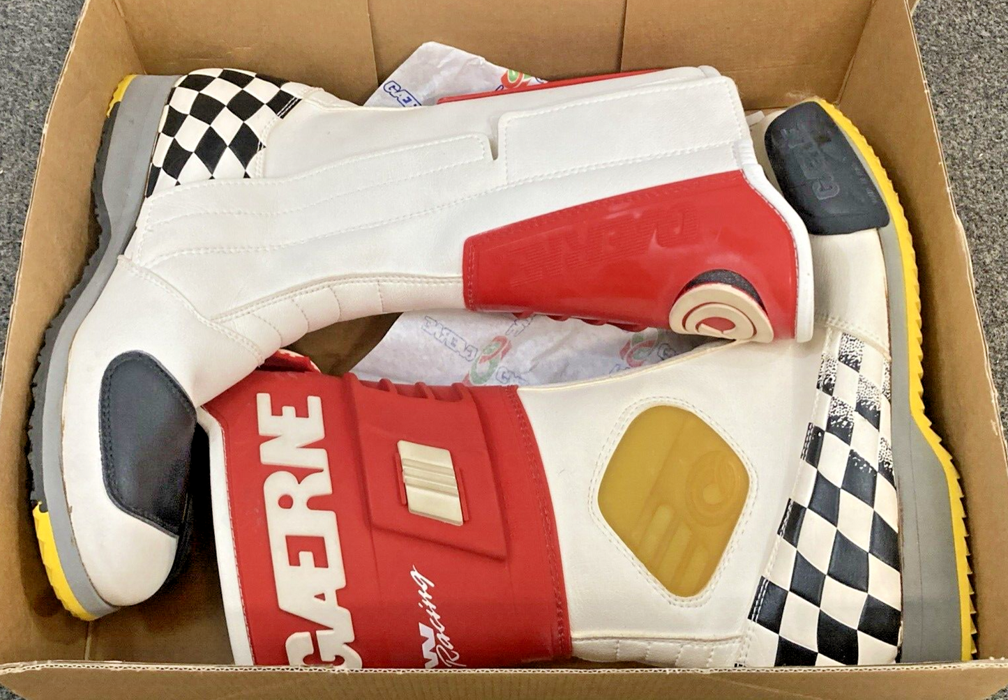 NEW GENUINE GAERNE RACING BOOTS MEN SIZE 10, RED/WHITE