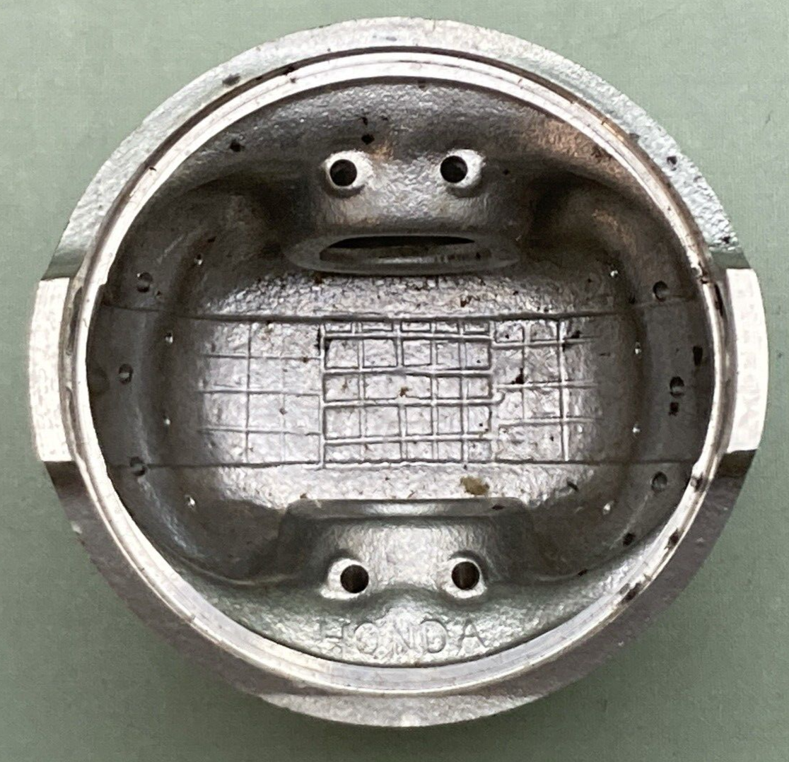 NEW GENUINE HONDA 13103-958-000 PISTON