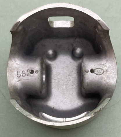 NEW GENUINE WISECO 562PS PISTON & RING SET