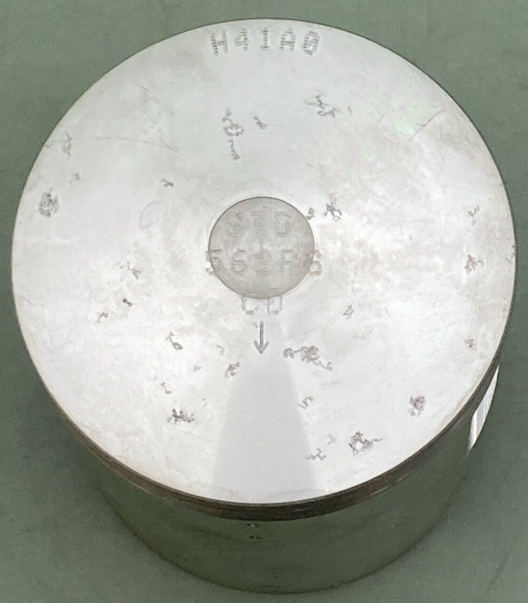 NEW GENUINE WISECO 562PS PISTON & RING SET