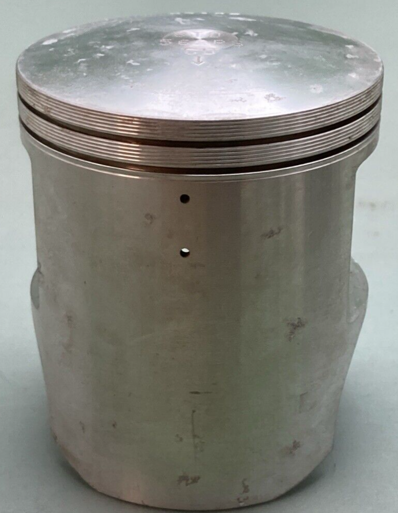 NEW GENUINE WISECO 562PS PISTON & RING SET