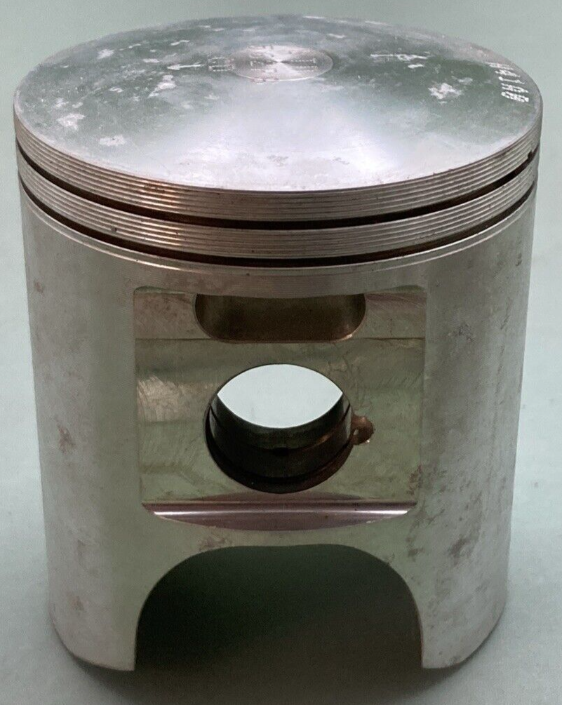 NEW GENUINE WISECO 562PS PISTON & RING SET