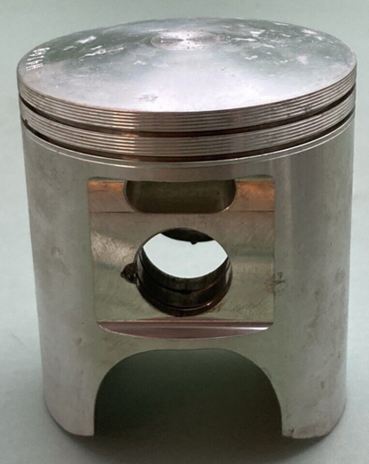 NEW GENUINE WISECO 562PS PISTON & RING SET