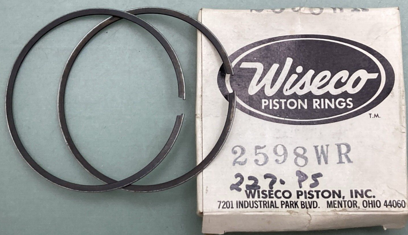 NEW GENUINE WISECO 466PS PISTON & RING SET