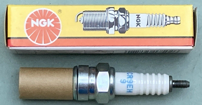 NEW GENUINE NGK 7502 CR9EH-9 SPARK PLUG