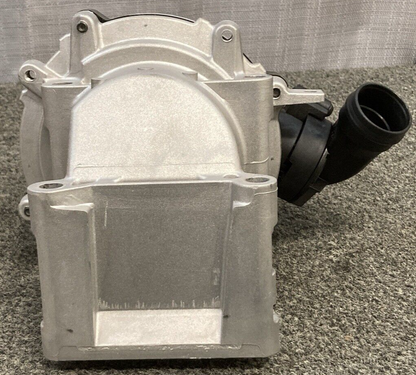 NEW GENUINE VOLVO 22877306 Crankcase Ventilation Oil Separator with Gasket