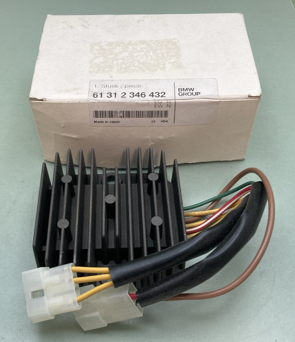 NEW GENUINE BMW 61312346432 Voltage regulator 1997-2000