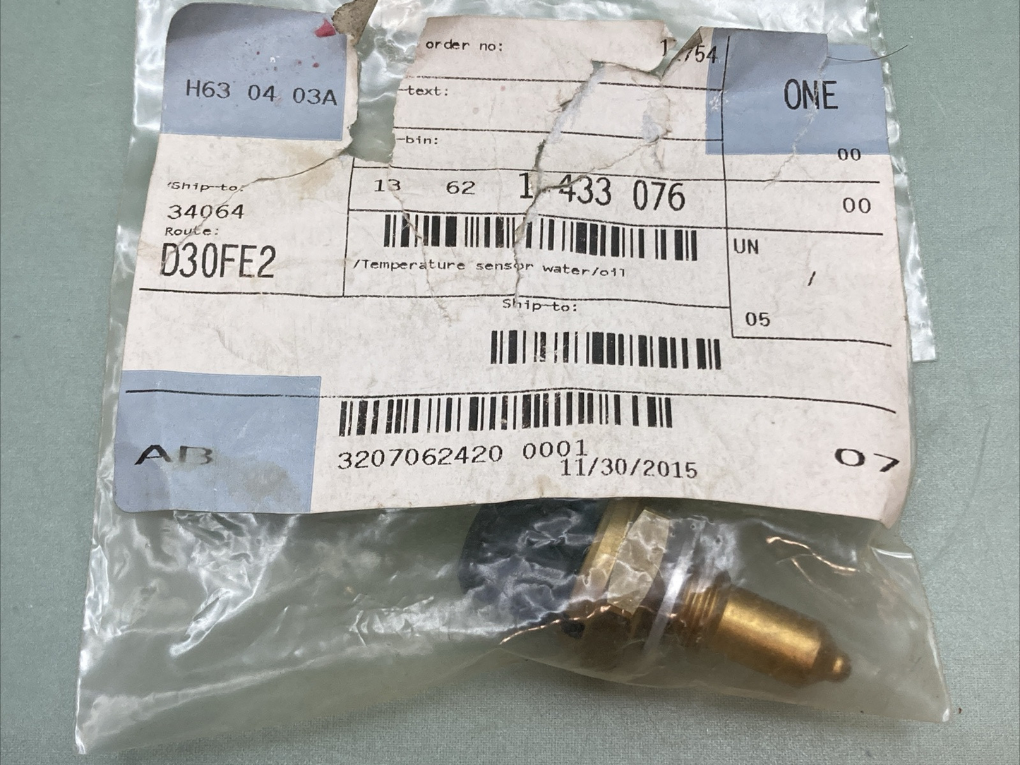 NEW GENUINE BMW 13621433076 Temperature sensor coolant / oil 2003-2020