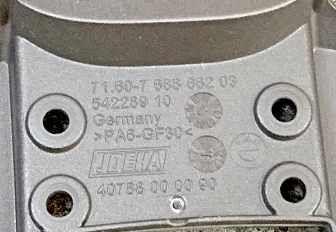 NEW GENUINE BMW 71607676868 NAVIGATOR BRACKET SET