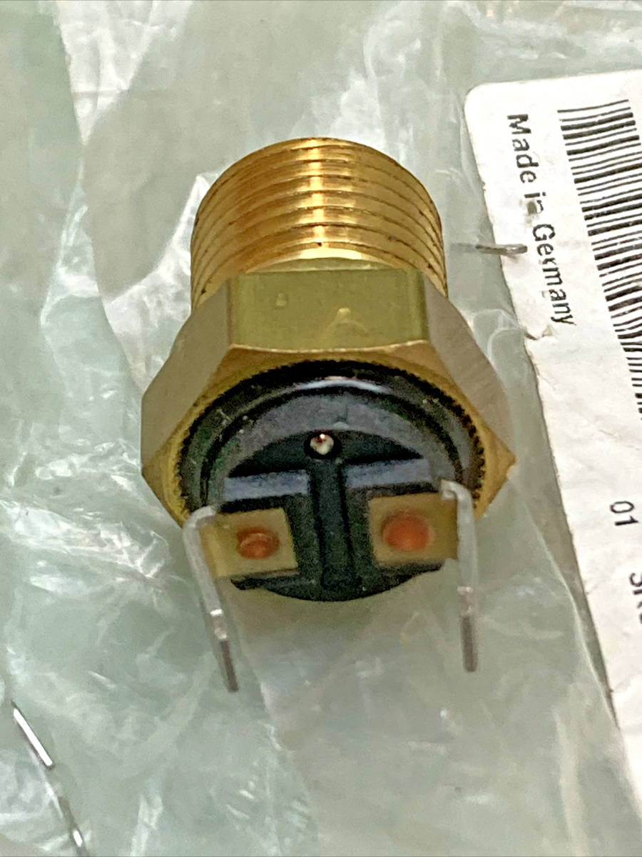 NEW GENUINE BMW 17211342174 Temperature switch 1992-2005