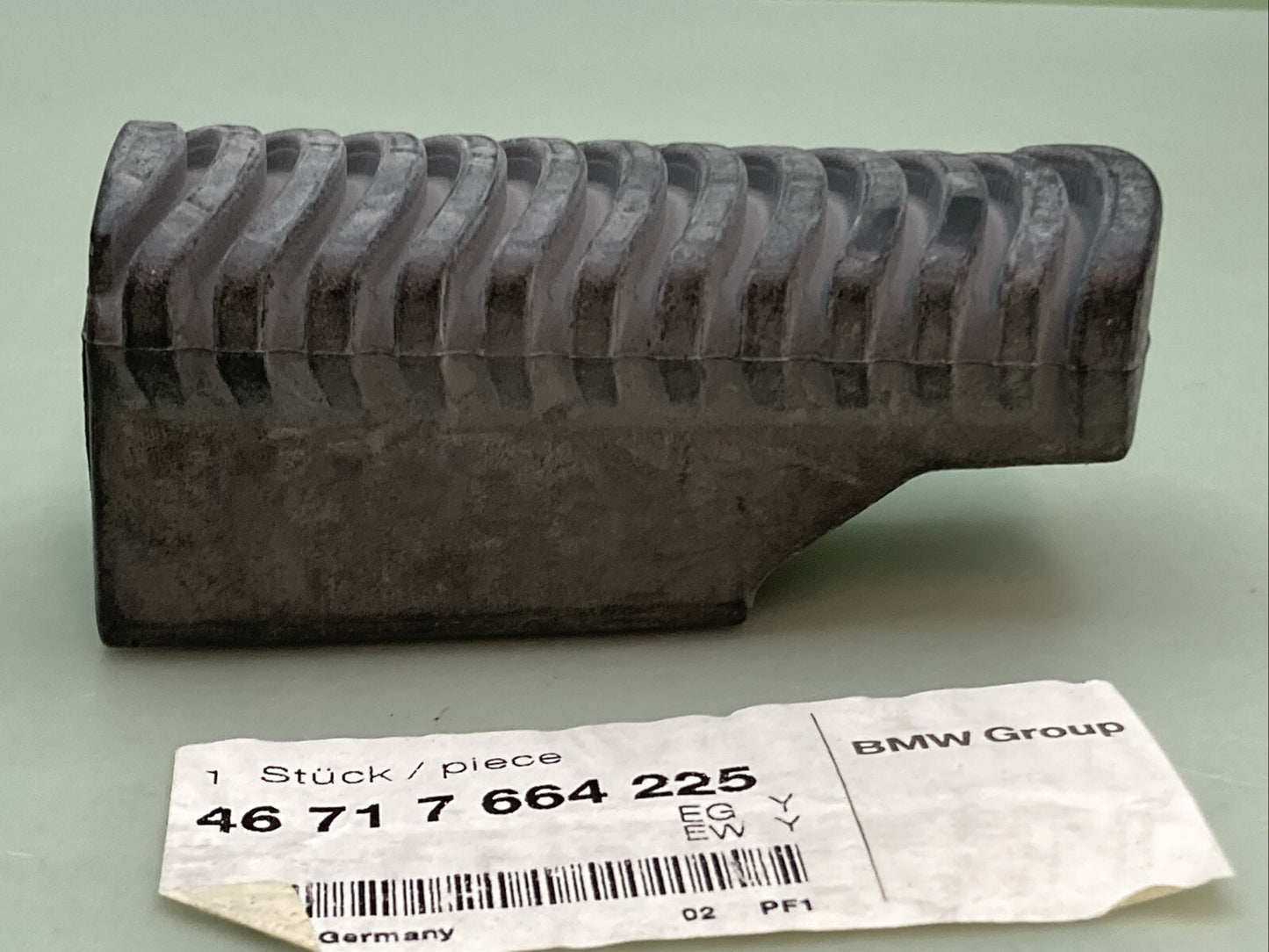 NEW GENUINE BMW 46717664225 Footrest rubber 2003-2025