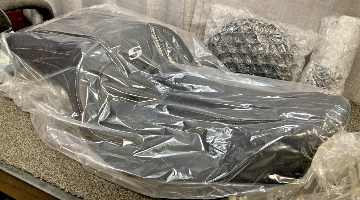 NEW GENUINE SADDLEMEN 0810-2244 ROADSOFA HEATED SEAT WITH BACKREST