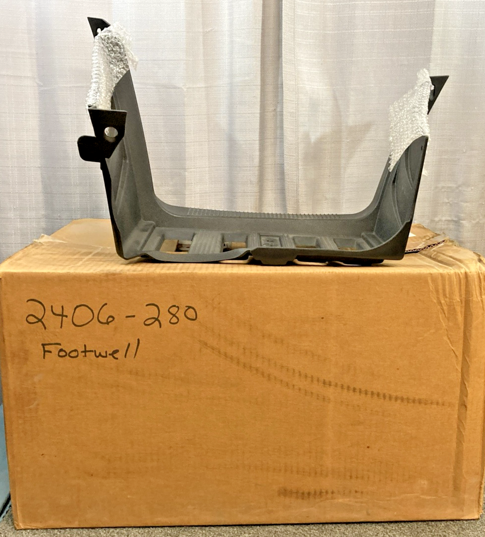 NEW GENUINE ARCTIC CAT 2406-280 RIGHT FOOTWELL