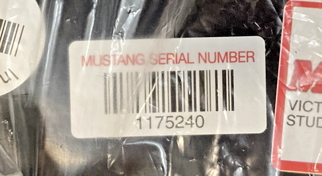NEW GENUINE MUSTANG 76512 WIDE TOURING SOLO SEAT