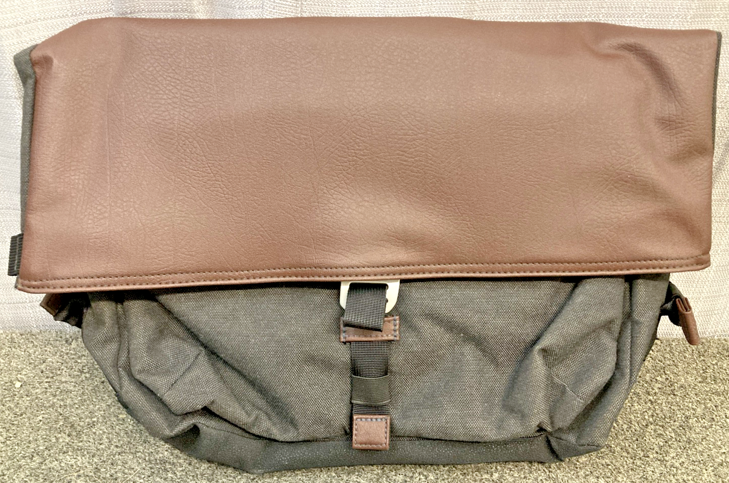 NEW GENUINE INDIAN 2883500-FBA K-SIDEBAG, MESSENGER, BLACK/BROWN