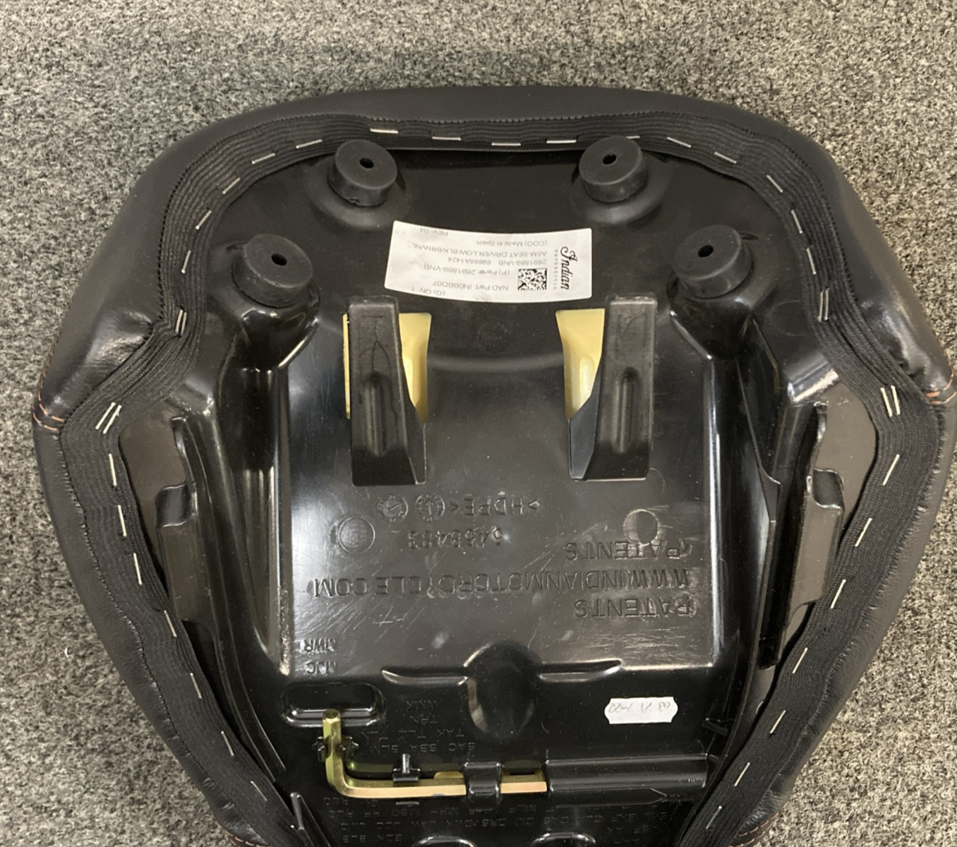 NEW GENUINE POLARIS 2691889-VNB INDIAN SEAT,DRIVER,LOW,BLK/BRNVNL BOBBER ONLY