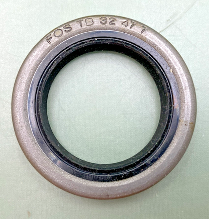 NEW GENUINE TCM 32X47X8TC OIL SEAL
