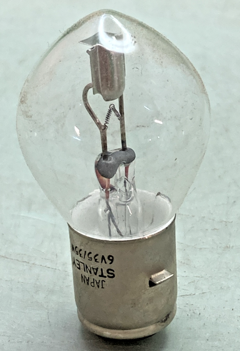 QTY 2 NEW GENUINE STANLEY A7369 6V 35W BULB