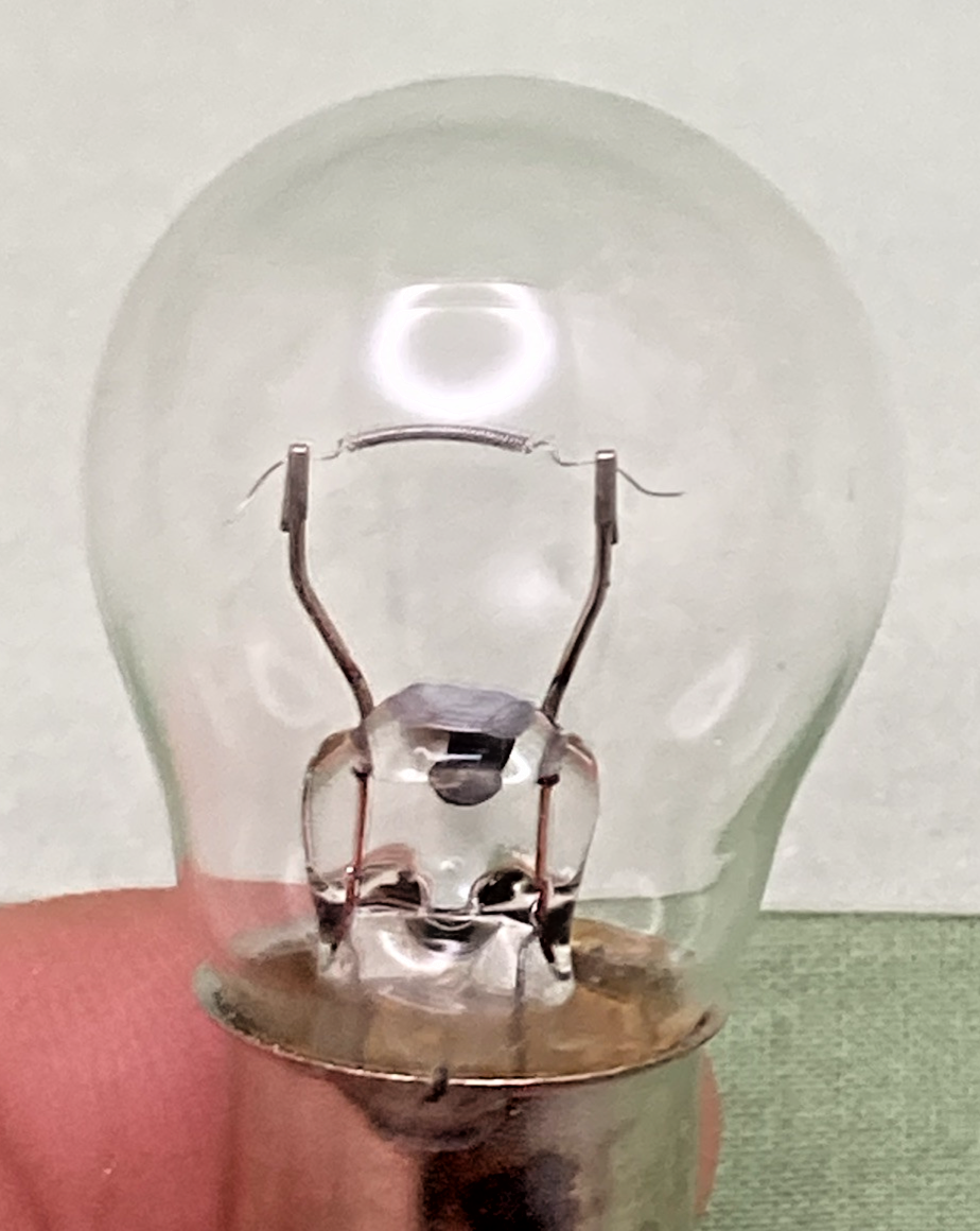 NEW GENUINE PRO SERIES GE93 TAIL LAMP BULB 12V 15CP