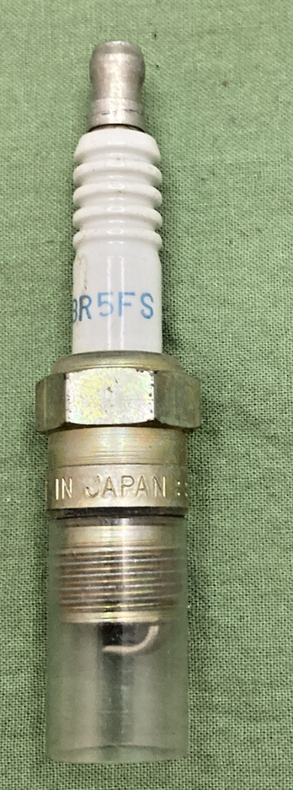 QTY 2 NEW GENUINE NGK BR5FS STANDARD SPARK PLUGS