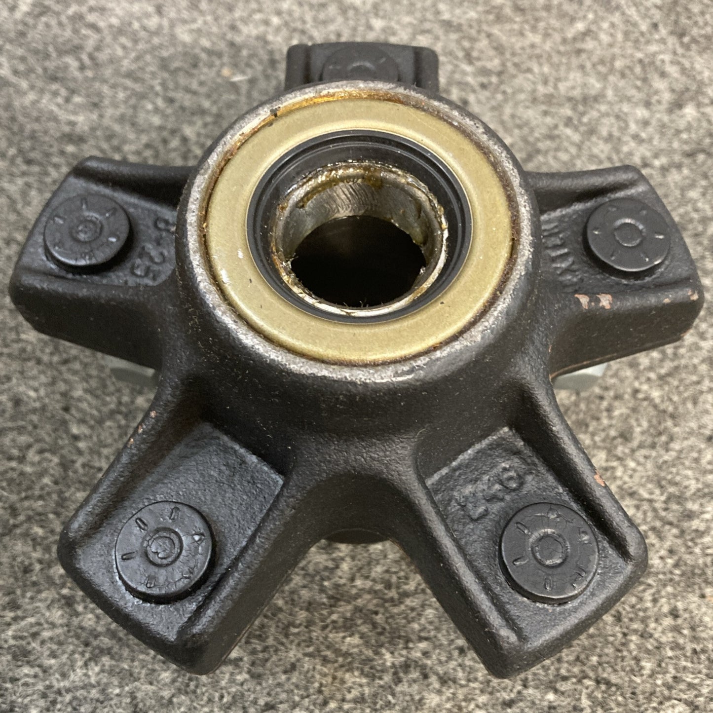 NEW GENUINE WPS 41-6076 STEEL HUB 5 HOLE WITH/1" BEARING