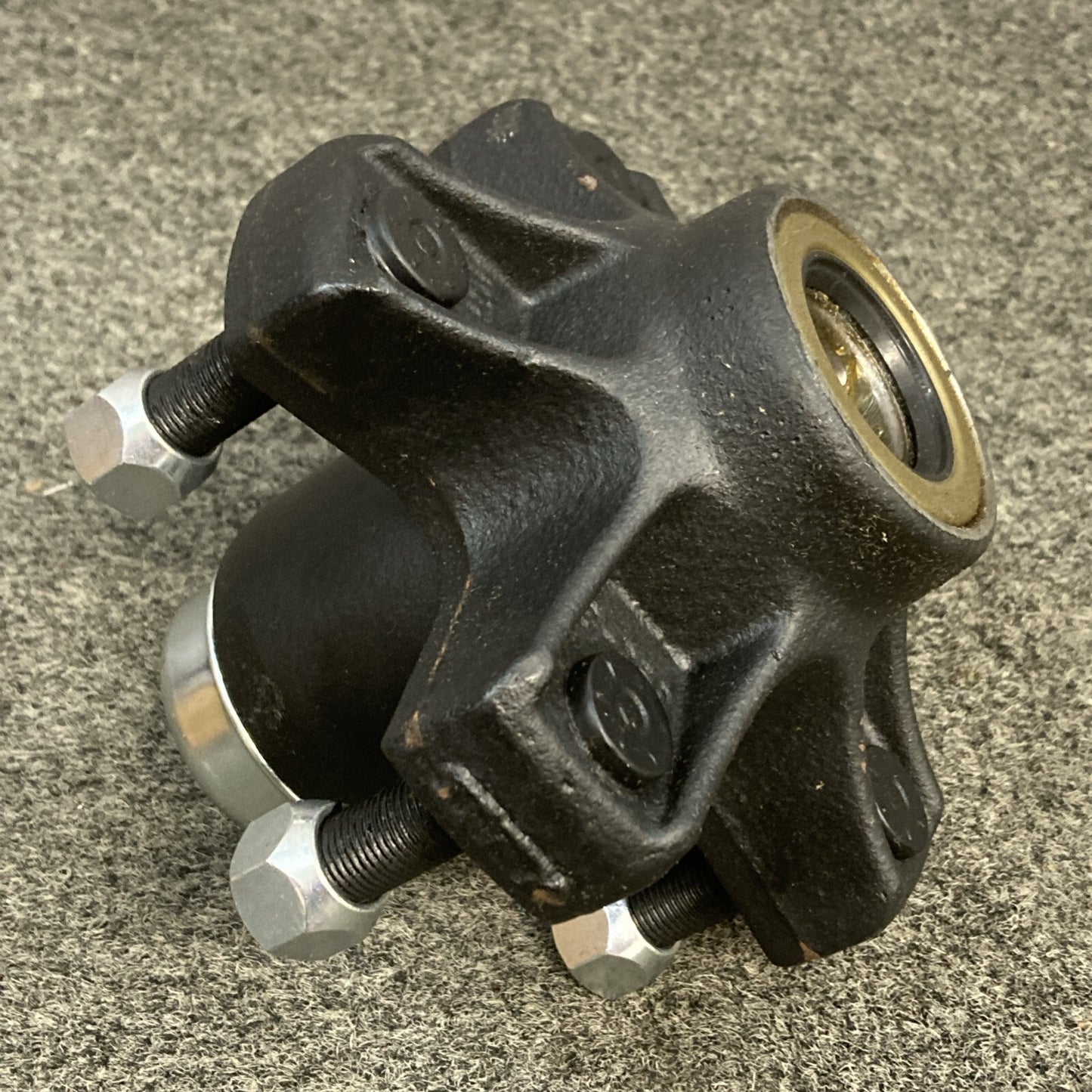 NEW GENUINE WPS 41-6076 STEEL HUB 5 HOLE WITH/1" BEARING