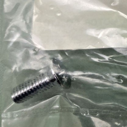NEW GENUINE YAMAHA 5VN-2589H-00 Screw