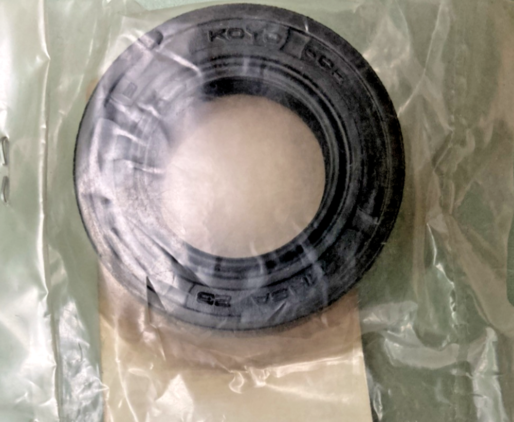 QTY 2 NEW GENUINE YAMAHA 93102-23252 Oil Seal, Sd - Type