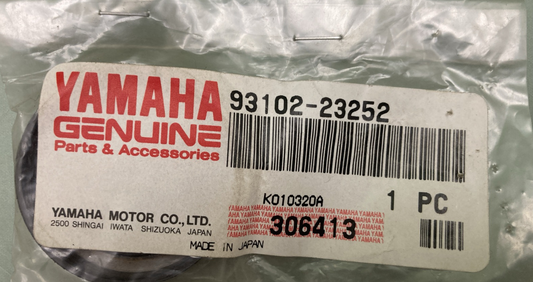QTY 2 NEW GENUINE YAMAHA 93102-23252 Oil Seal, Sd - Type