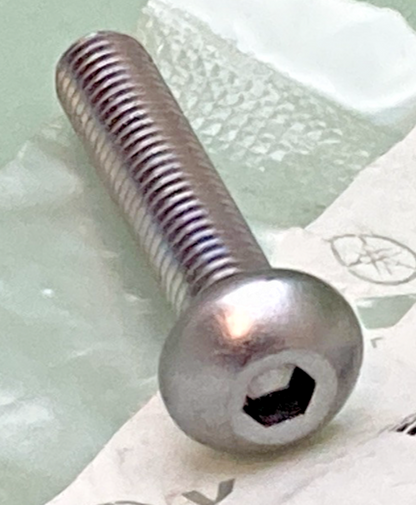 QTY 2 NEW GENUINE YAMAHA 92014-05025 Bolt, Button Head