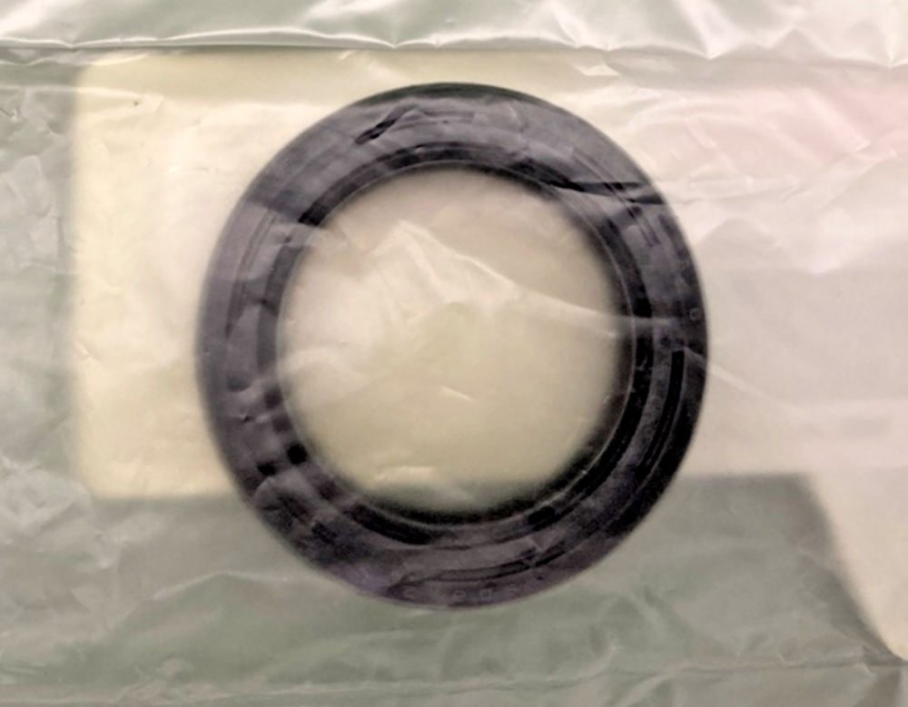 NEW GENUINE YAMAHA 93102-26468 Oil Seal