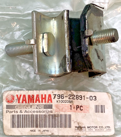 NEW GENUINE YAMAHA 796-22891-03 INSULATOR, MOUNTING