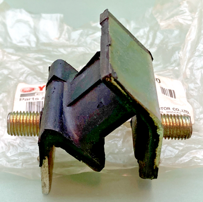 NEW GENUINE YAMAHA 796-22894-00 Insulator, Mounting 2