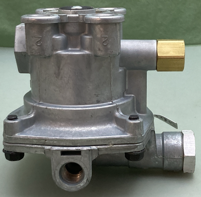 NEW GENUINE MERITOR RSL110338 4-Port 4.5 psi Emergency Relay Valve