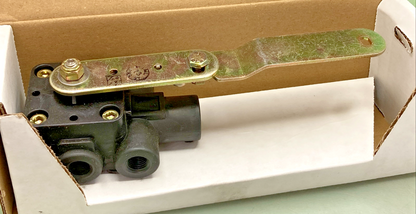 NEW GENUINE VOLVO 034137 HEIGHT CONTROL VALVE KIT