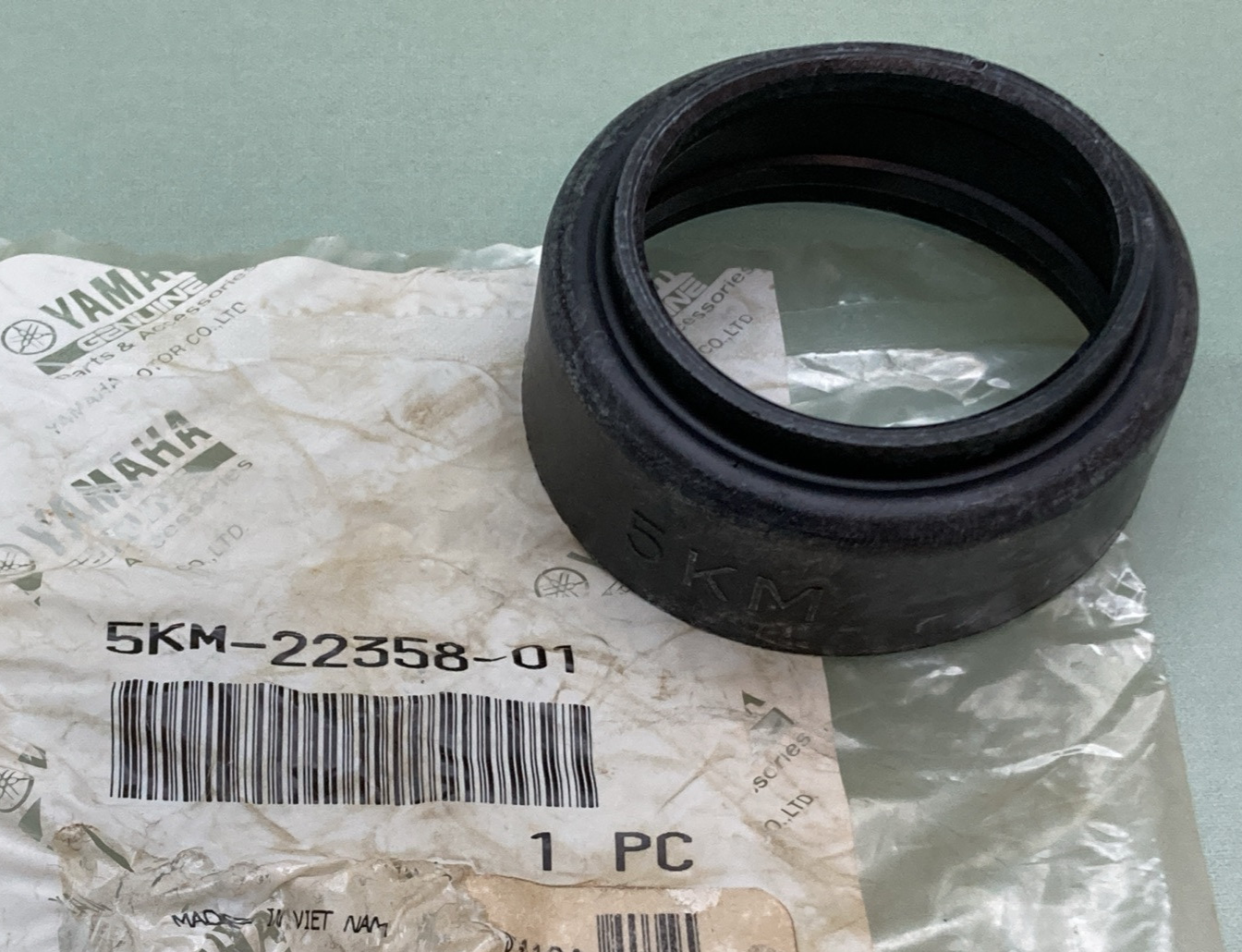 NEW GENUINE YAMAHA 5KM-22358-01 Seal 1