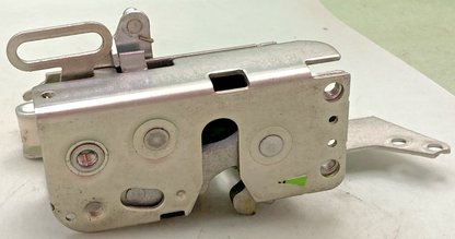 NEW GENUINE VOLVO 21505894 LATCH