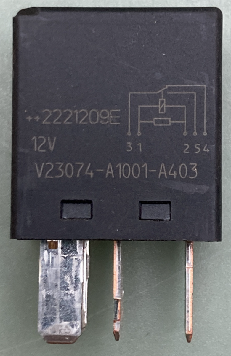 NEW GENUINE VOLVO 24157801 RELAY 12V