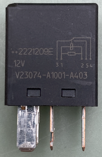 NEW GENUINE VOLVO 24157801 RELAY 12V